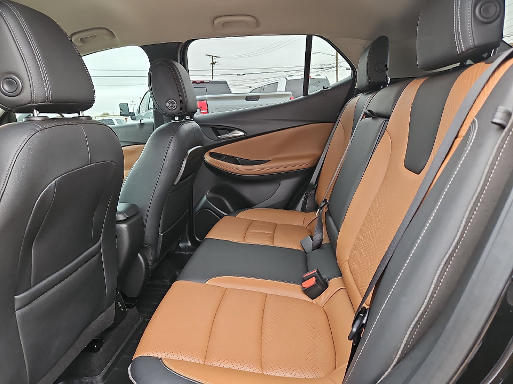 Used 2021 Buick Encore GX Essence w/ Sport Touring Package FWD image 17