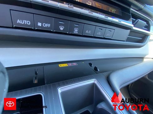 Certified 2026 Toyota Sienna LE FWD image 46