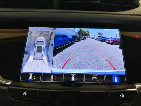 Used 2023 Cadillac XT6 Premium Luxury w/ Technology Package AWD/4WD image 15
