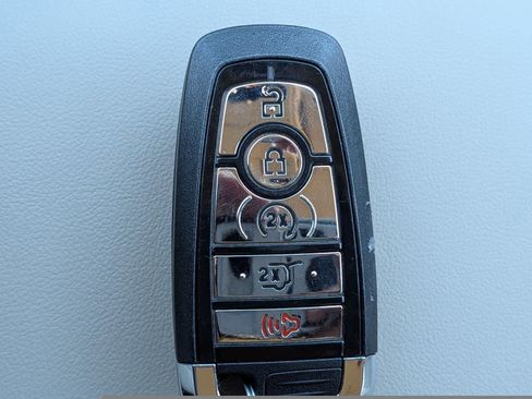 Used 2025 Lincoln Corsair FWD w/ Equipment Group 101A image 33