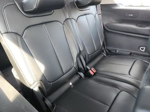 Used 2021 Jeep Grand Cherokee L Limited RWD image 23
