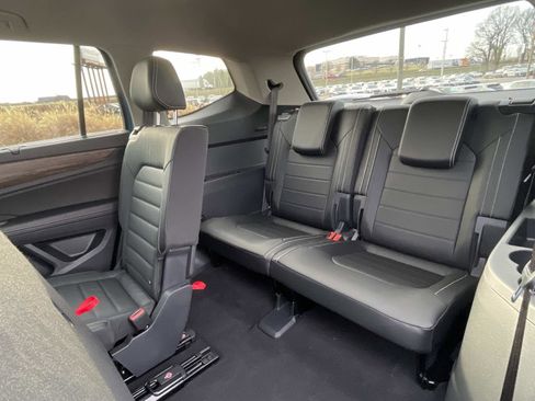 Certified 2025 Volkswagen Atlas SEL image 13