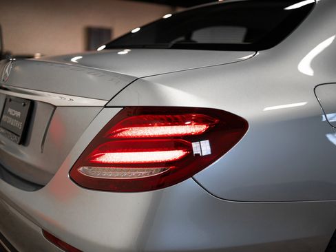 Used 2017 Mercedes-Benz E 300 image 17
