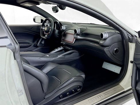 Used 2019 Ferrari GTC4Lusso T image 29