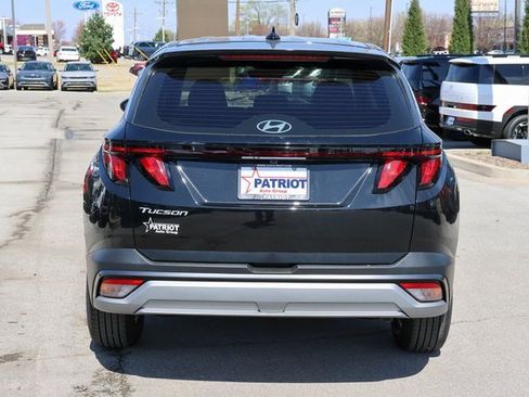 New 2026 Hyundai Tucson SE image 4