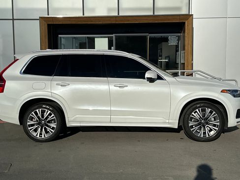 Used 2022 Volvo XC90 T6 Momentum w/ Advanced Package image 8