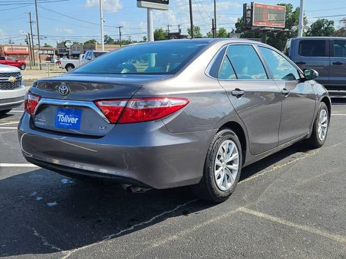 Used 2017 Toyota Camry LE FWD image 4