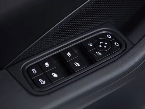 Certified 2026 Porsche Macan Electric RWD image 24