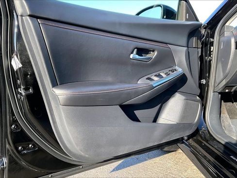 Used 2025 Nissan Sentra SR FWD image 21