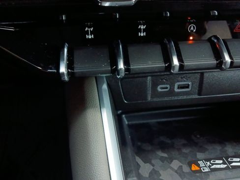 Used 2026 Chevrolet Colorado ZR2 AWD/4WD image 19