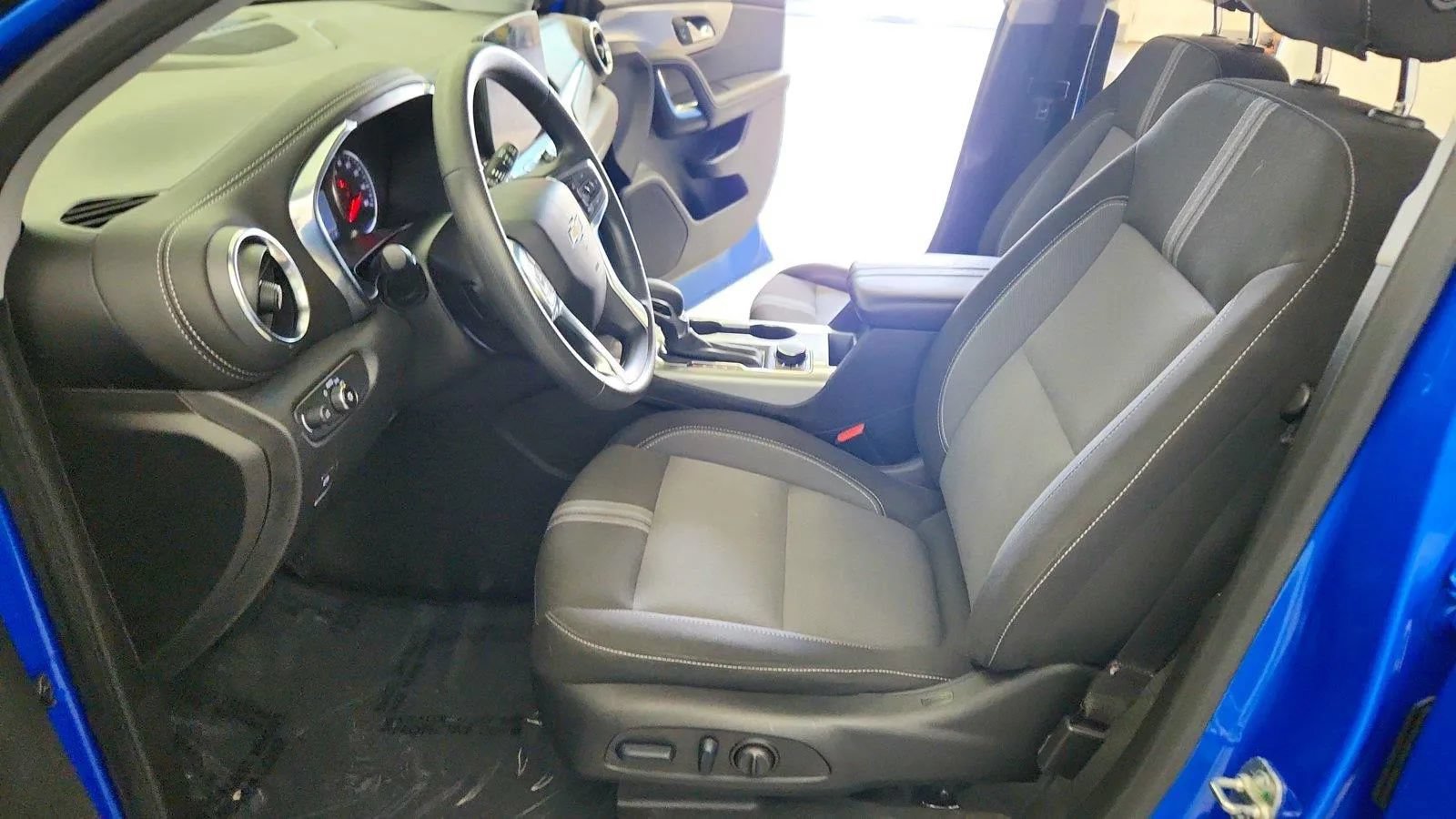 Used 2024 Chevrolet Blazer LT w/ Convenience Package FWD image 15