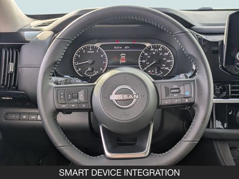 New 2025 Nissan Pathfinder SV image 12