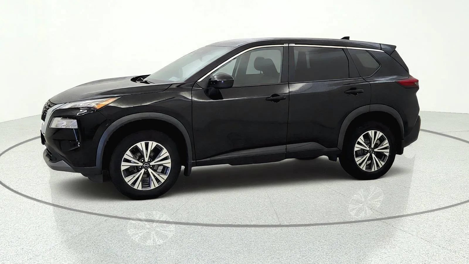 Used 2023 Nissan Rogue SV AWD/4WD image 3