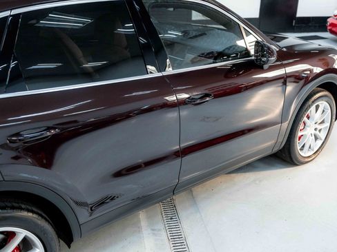 Used 2019 Porsche Cayenne image 18