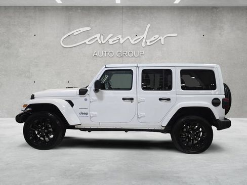 Used 2024 Jeep Wrangler Unlimited Sahara AWD/4WD image 13