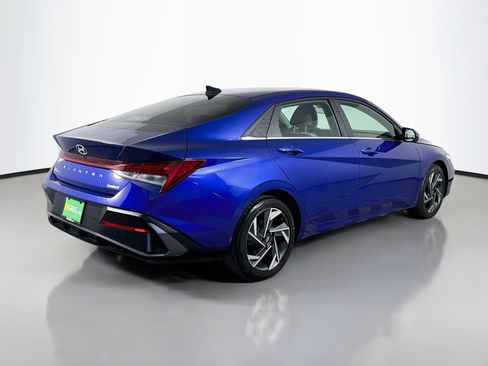 Used 2024 Hyundai Elantra Limited FWD image 10