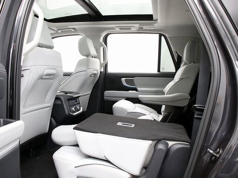 New 2025 Ford Expedition Max Platinum w/ Platinum Ultimate Package image 13