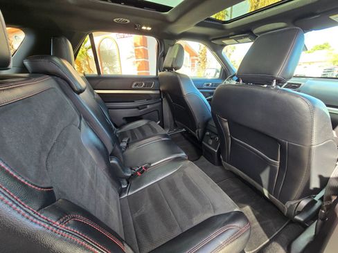 Used 2019 Ford Explorer XLT w/ Equipment Group 202A image 15