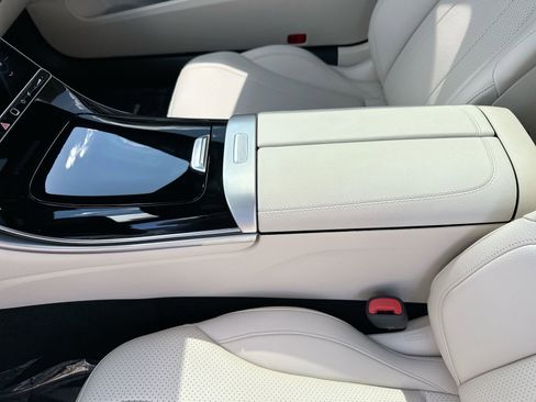 Used 2024 Mercedes-Benz CLE 300 4MATIC Coupe image 21