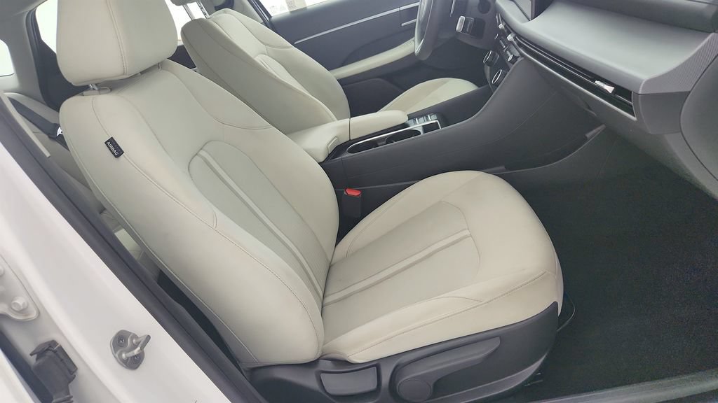 Used 2025 Hyundai Sonata SEL FWD image 28