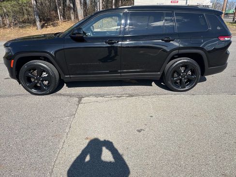 Used 2023 Jeep Grand Cherokee L Laredo image 7