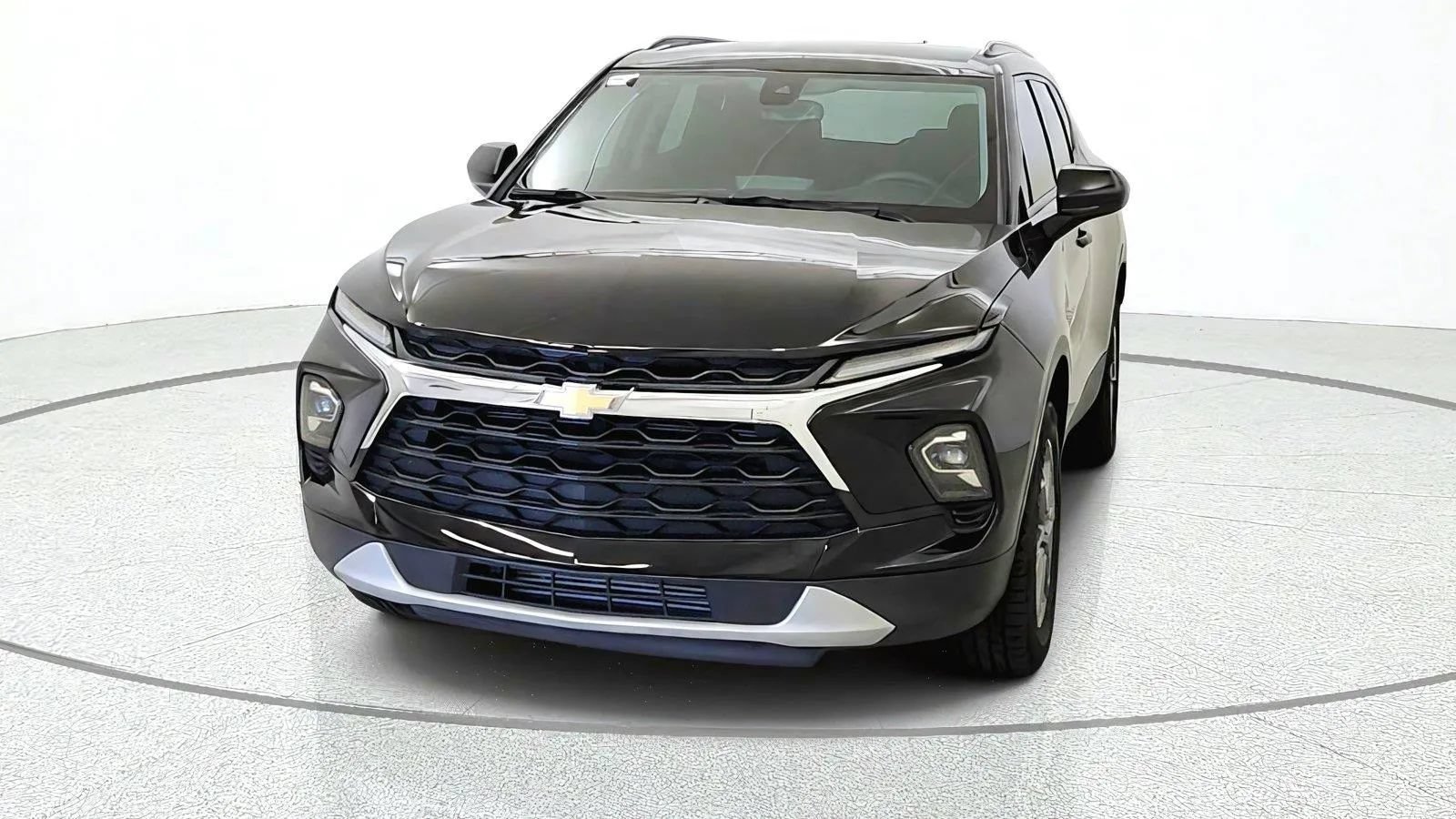 Used 2024 Chevrolet Blazer LT w/ Convenience Package FWD image 3