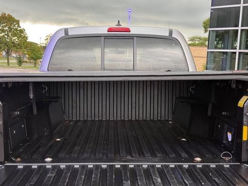 Used 2015 Toyota Tacoma 4x4 Double Cab w/ TRD Off-Road Package image 9