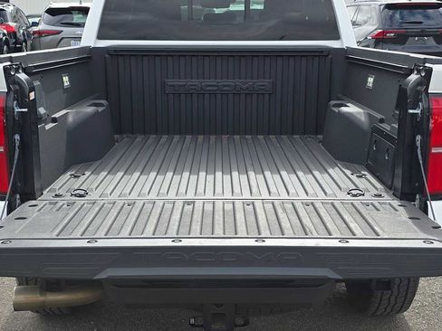 Used 2025 Toyota Tacoma TRD Off-Road w/ TRD Off Road Premium Package AWD/4WD image 15