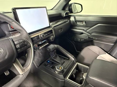 Used 2024 Toyota Tacoma TRD Sport image 33