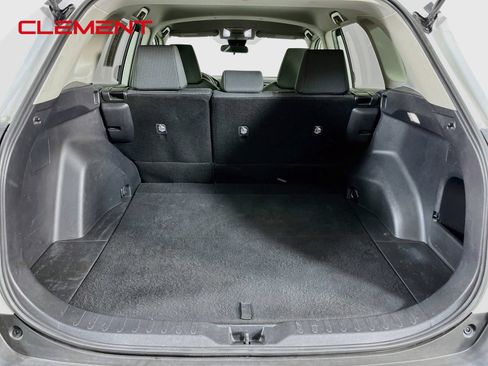 Used 2022 Toyota RAV4 LE FWD image 10