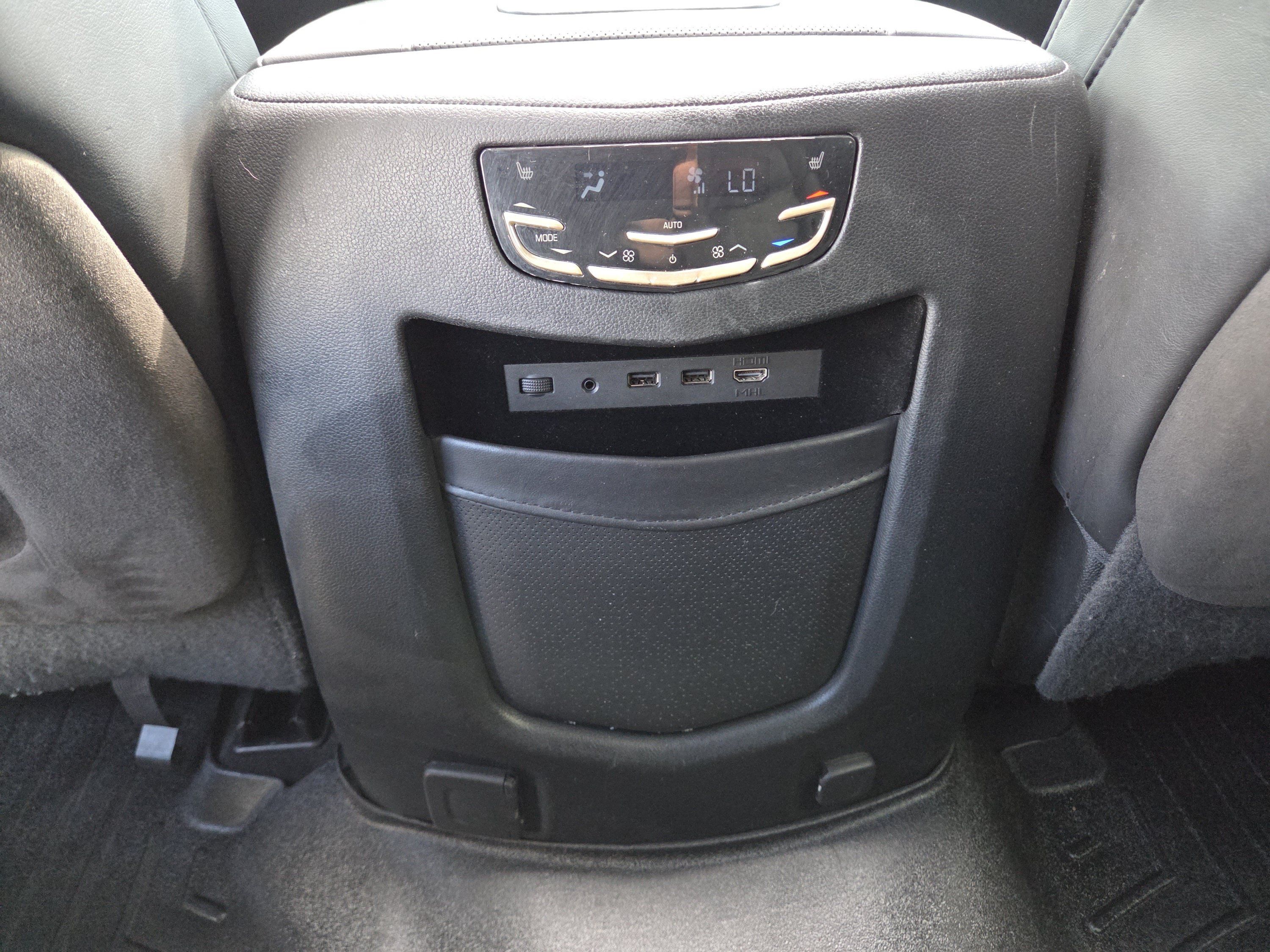Used 2017 Cadillac Escalade Platinum AWD/4WD image 38