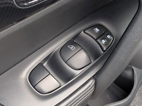 Used 2020 Nissan Rogue SL w/ Premium Package FWD image 16