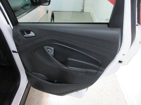 Used 2019 Ford Escape Titanium w/ U9j03 - Titanium Tow Package image 32