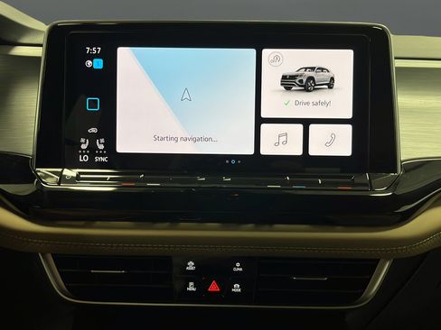 Used 2024 Volkswagen Atlas Cross Sport SE w/ Panoramic Sunroof Package AWD/4WD image 13