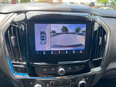 Used 2021 Chevrolet Traverse Premier AWD/4WD image 40