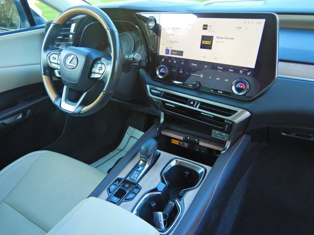 Used 2024 Lexus RX 350 Premium w/ Accessory Package (Z1) AWD/4WD image 8