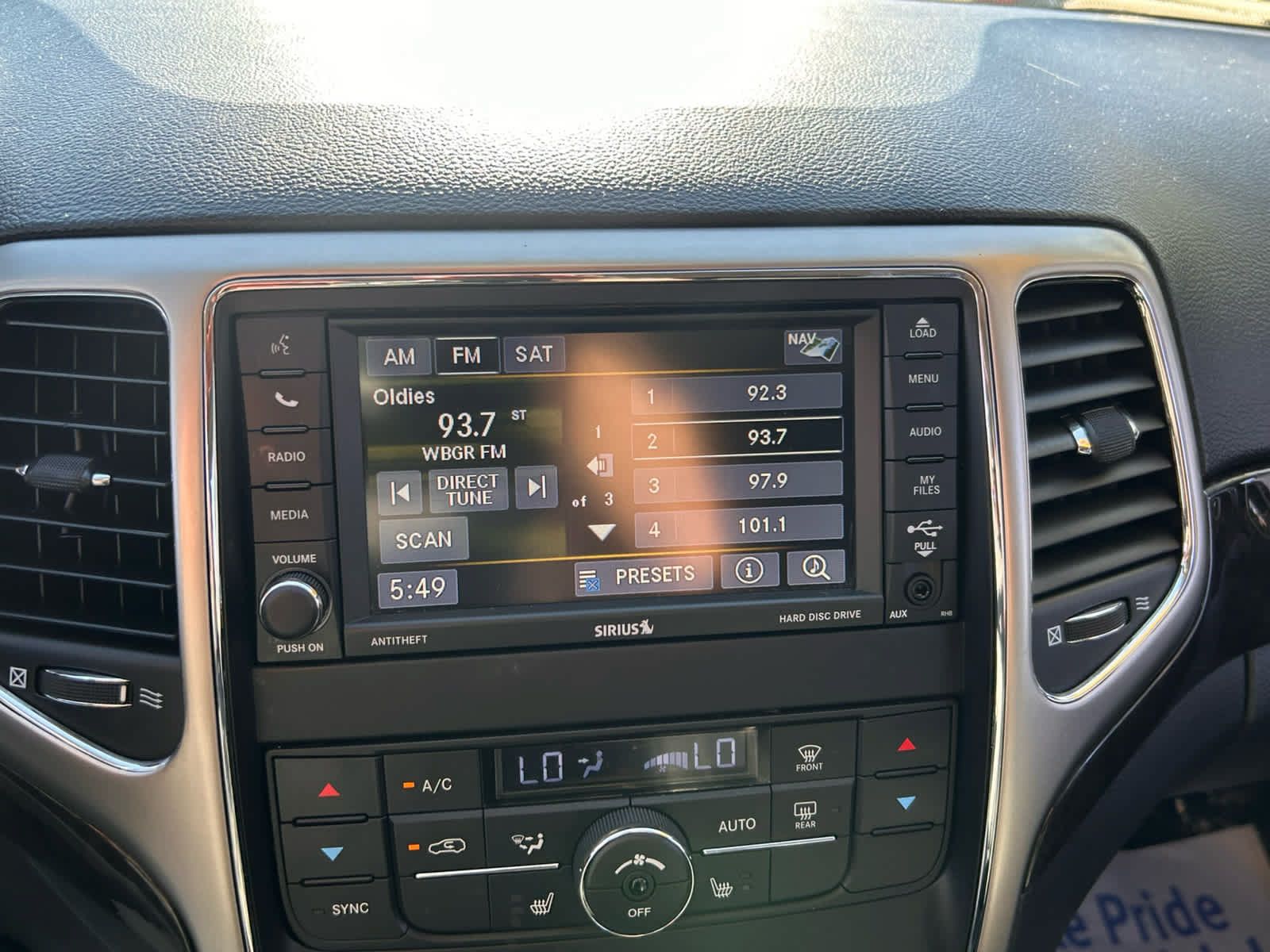 Used 2013 Jeep Grand Cherokee Laredo AWD/4WD image 17