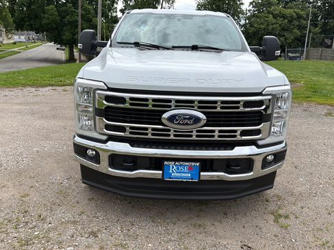 Used 2024 Ford F250 XLT w/ FX4 Off-Road Package AWD/4WD image 2