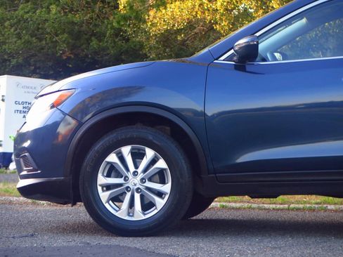 Used 2016 Nissan Rogue SV AWD/4WD image 19