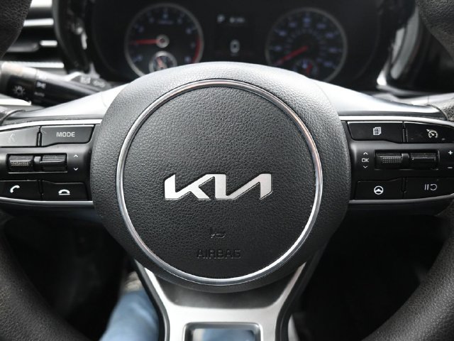 Used 2023 Kia K5 LXS FWD image 11
