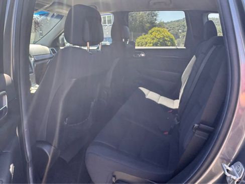 Used 2012 Jeep Grand Cherokee Laredo AWD/4WD image 10
