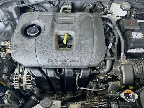 Used 2025 Kia Soul LX w/ LX Technology Package FWD image 32