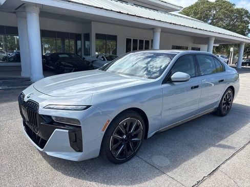 Used 2025 BMW 760i xDrive w/ Executive Package AWD/4WD image 1