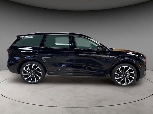 New 2025 Lincoln Nautilus Black Label image 3