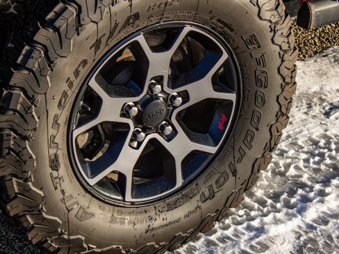 Used 2019 Jeep Wrangler Unlimited Rubicon w/ Dual Top Group image 14