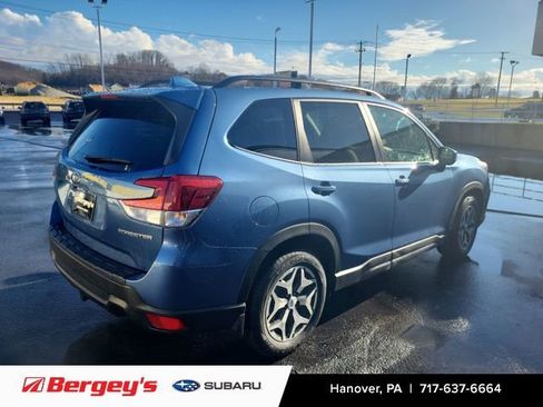 Used 2021 Subaru Forester Premium image 5
