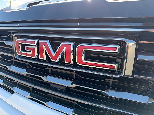 Used 2024 GMC Sierra 3500 AT4 w/ Technology Package AWD/4WD image 10