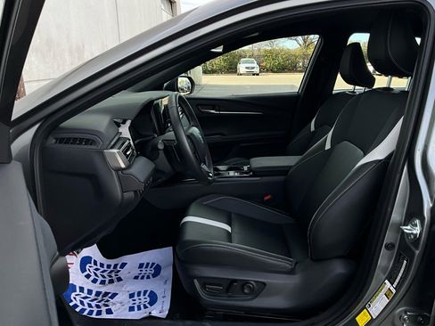 Used 2025 Toyota Camry SE image 10