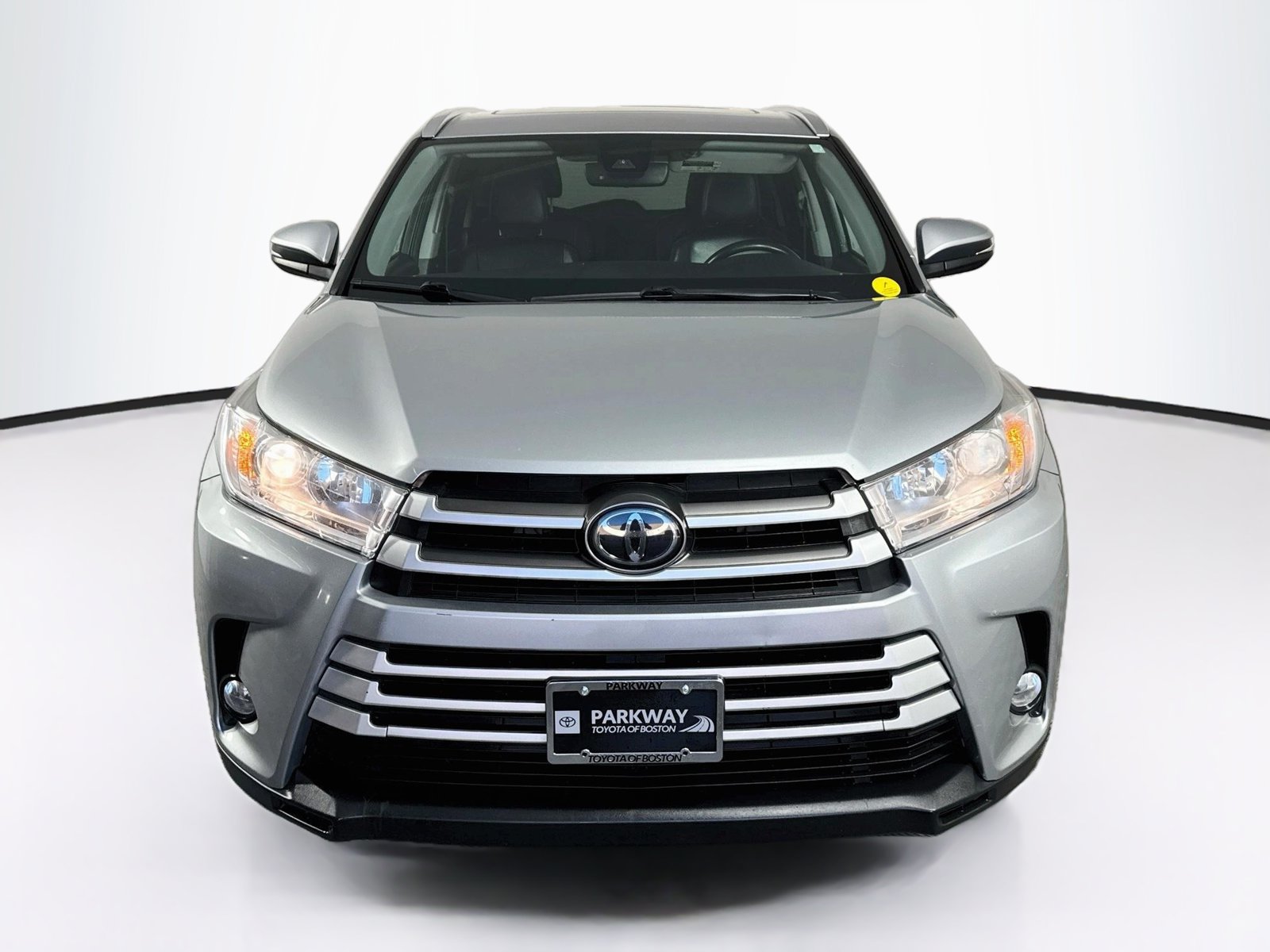 Used 2017 Toyota Highlander XLE AWD/4WD image 2