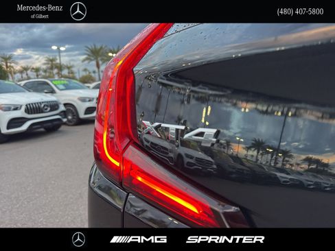 Used 2024 Cadillac XT4 Luxury w/ Cold Weather Package image 5